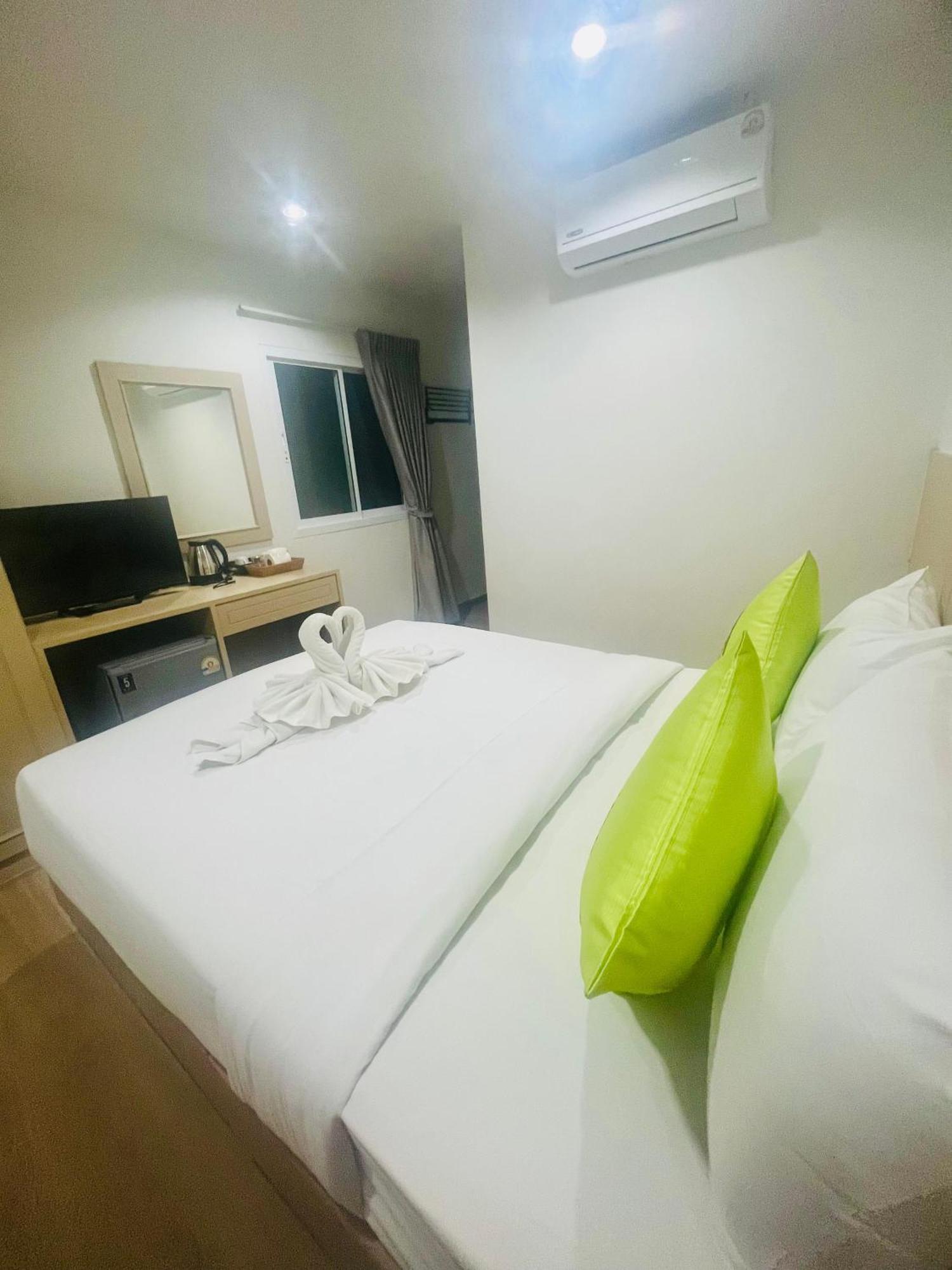 28 Boutique Hotel Patong Dış mekan fotoğraf