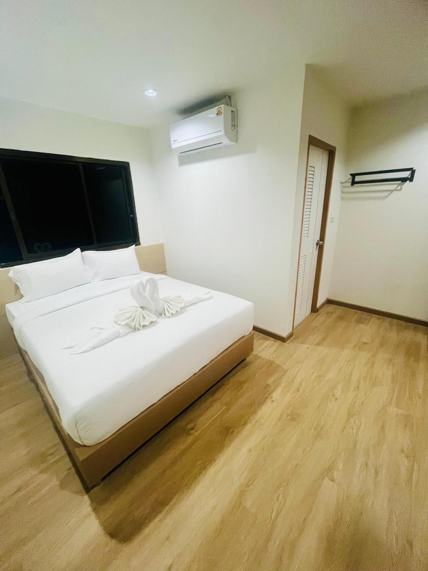 28 Boutique Hotel Patong Dış mekan fotoğraf