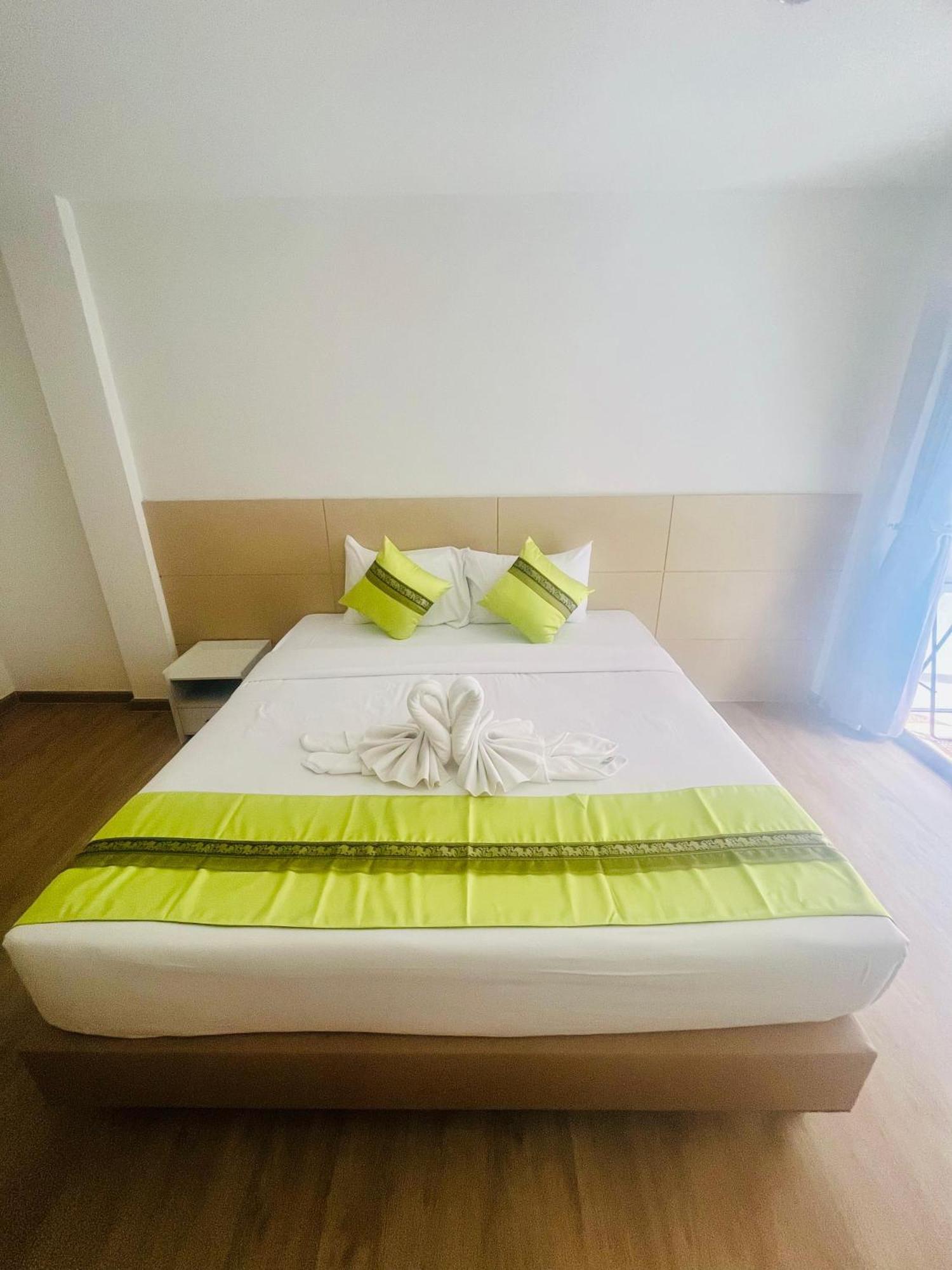 28 Boutique Hotel Patong Dış mekan fotoğraf